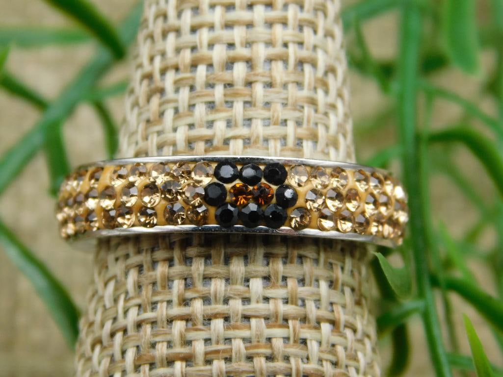 SPECIAL JEWELRY SALE! SEE PHOTOS FOR DETAILS: SPECIAL JEWELRY SALE! SEE PHOTOS FOR DETAILS - Part of our Discover Midnight Market, Crystals and Gems auction at HATMAN'S Auctions! Please see photos for measurements and condition. YES, we have in-h