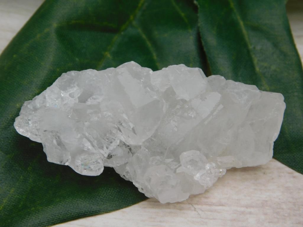 QUARTZ ROCK STONE LAPIDARY SPECIMEN: QUARTZ ROCK STONE LAPIDARY SPECIMEN - Part of our Discover Midnight Market, Crystals and Gems auction at HATMAN'S Auctions! Please see photos for measurements and condition. YES, we have in-house