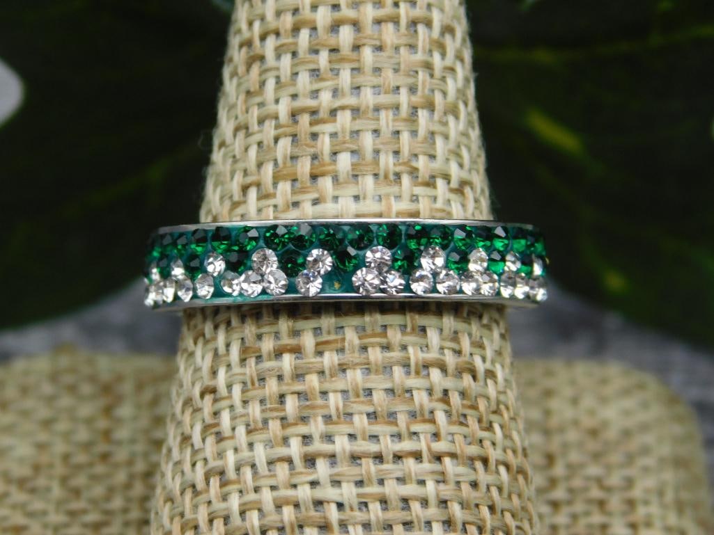 GENUINE STONE RING SIZE 9: GENUINE STONE RING SIZE 9 - Part of our Discover Midnight Market, Crystals and Gems auction at HATMAN'S Auctions! Please see photos for measurements and condition. YES, we have in-house shipping! We