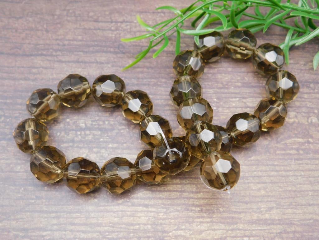 BEADS: BEADS - Part of our Discover Midnight Market, Crystals and Gems auction at HATMAN'S Auctions! Please see photos for measurements and condition. YES, we have in-house shipping! We have MANY REPEAT CUST