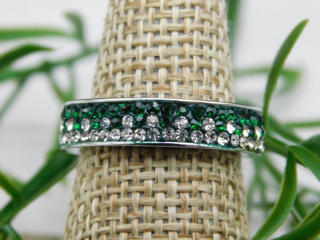GENUINE STONE RING SIZE 6: GENUINE STONE RING SIZE 6 - Part of our Discover Midnight Market, Crystals and Gems auction at HATMAN'S Auctions! Please see photos for measurements and condition. YES, we have in-house shipping! We