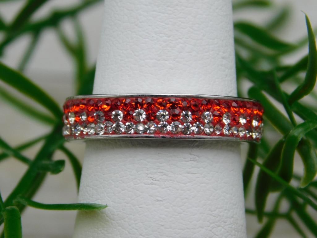 GENUINE STONE RING SIZE 7: GENUINE STONE RING SIZE 7 - Part of our Discover Midnight Market, Crystals and Gems auction at HATMAN'S Auctions! Please see photos for measurements and condition. YES, we have in-house shipping! We
