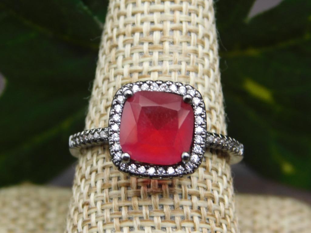GENUINE STONE RING SIZE 9: GENUINE STONE RING SIZE 9 - Part of our Discover Midnight Market, Crystals and Gems auction at HATMAN'S Auctions! Please see photos for measurements and condition. YES, we have in-house shipping! We