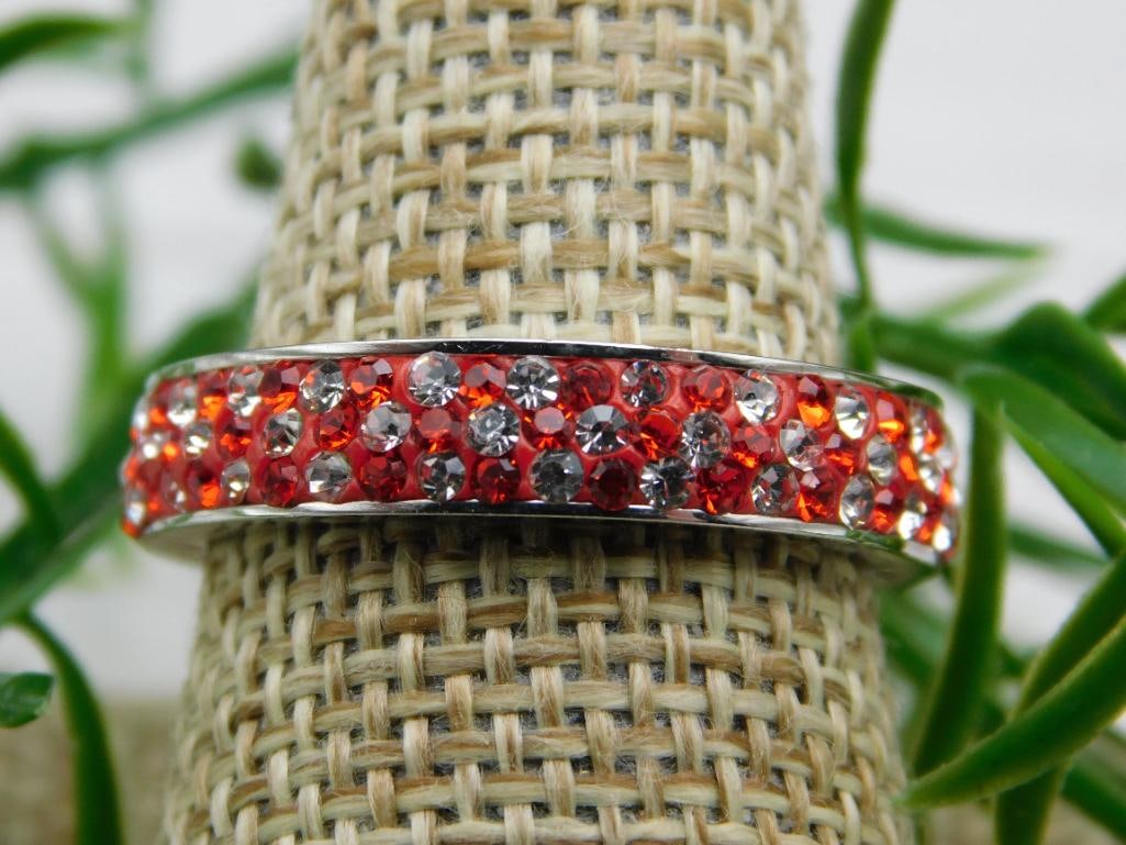GENUINE STONE RING SIZE 9: GENUINE STONE RING SIZE 9 - Part of our Discover Midnight Market, Crystals and Gems auction at HATMAN'S Auctions! Please see photos for measurements and condition. YES, we have in-house shipping! We