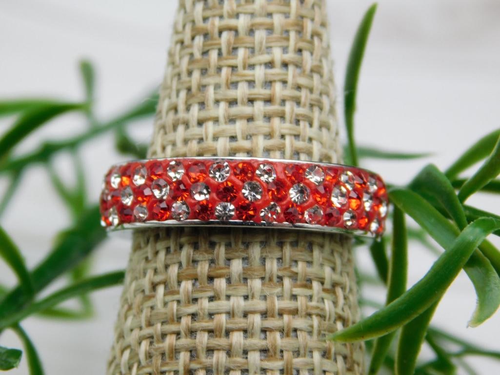 GENUINE STONE RING SIZE 5: GENUINE STONE RING SIZE 5 - Part of our Discover Midnight Market, Crystals and Gems auction at HATMAN'S Auctions! Please see photos for measurements and condition. YES, we have in-house shipping! We