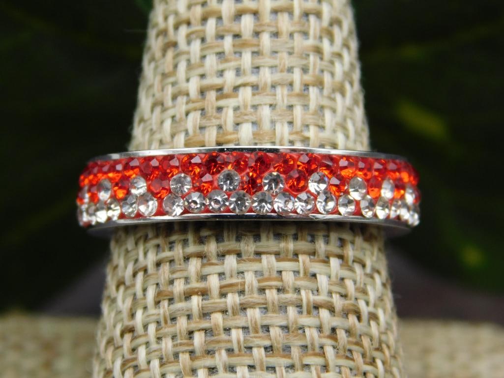 GENUINE STONE RING SIZE 8: GENUINE STONE RING SIZE 8 - Part of our Discover Midnight Market, Crystals and Gems auction at HATMAN'S Auctions! Please see photos for measurements and condition. YES, we have in-house shipping! We