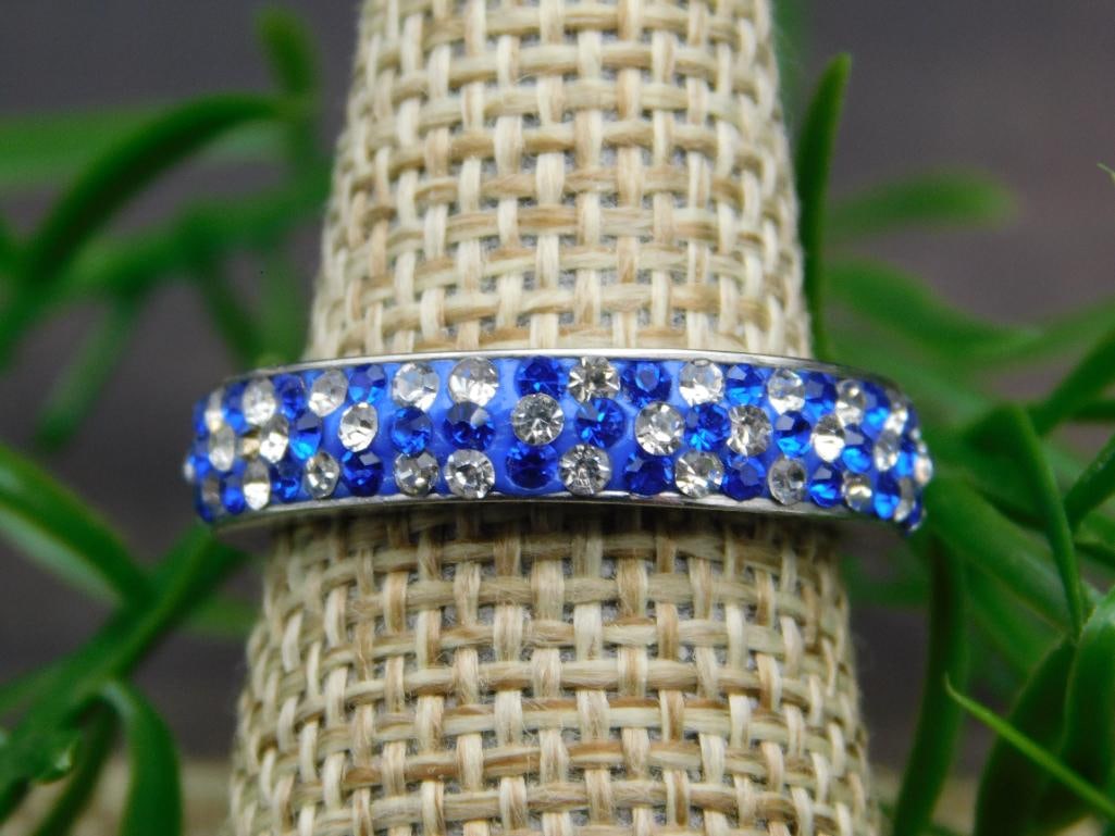GENUINE STONE RING SIZE 7: GENUINE STONE RING SIZE 7 - Part of our Discover Midnight Market, Crystals and Gems auction at HATMAN'S Auctions! Please see photos for measurements and condition. YES, we have in-house shipping! We
