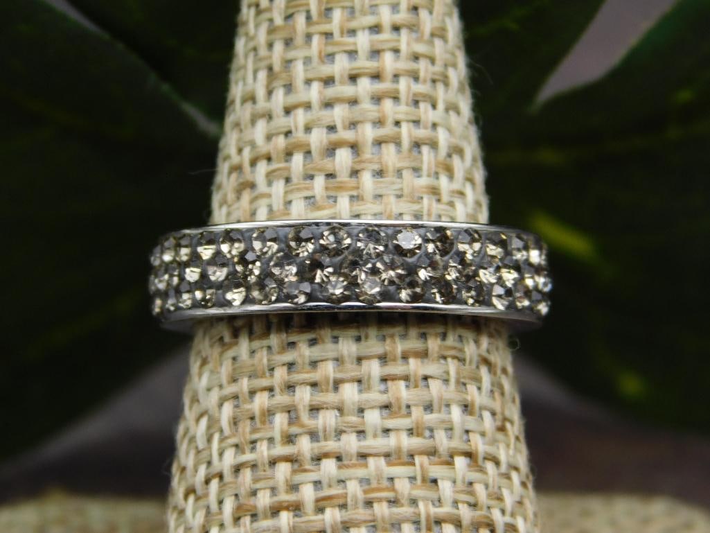 GENUINE STONE RING SIZE 6: GENUINE STONE RING SIZE 6 - Part of our Discover Midnight Market, Crystals and Gems auction at HATMAN'S Auctions! Please see photos for measurements and condition. YES, we have in-house shipping! We