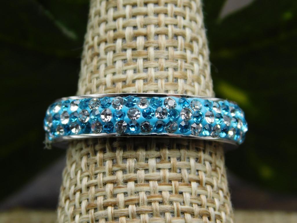 GENUINE STONE RING SIZE 7: GENUINE STONE RING SIZE 7 - Part of our Discover Midnight Market, Crystals and Gems auction at HATMAN'S Auctions! Please see photos for measurements and condition. YES, we have in-house shipping! We