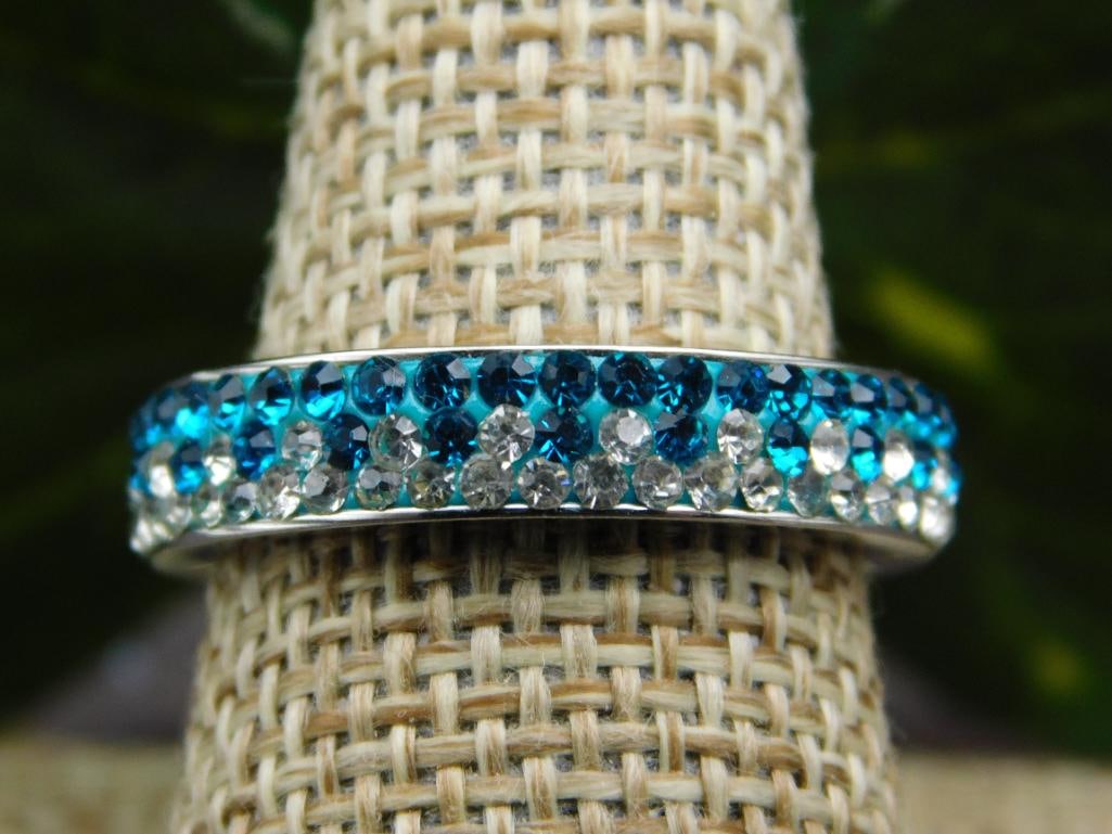 GENUINE STONE RING SIZE 8: GENUINE STONE RING SIZE 8 - Part of our Discover Midnight Market, Crystals and Gems auction at HATMAN'S Auctions! Please see photos for measurements and condition. YES, we have in-house shipping! We