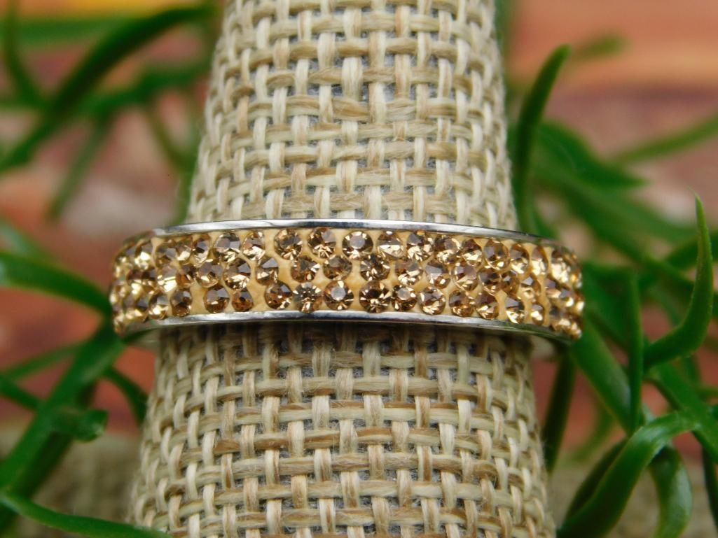 GENUINE STONE RING SIZE 8: GENUINE STONE RING SIZE 8 - Part of our Discover Midnight Market, Crystals and Gems auction at HATMAN'S Auctions! Please see photos for measurements and condition. YES, we have in-house shipping! We