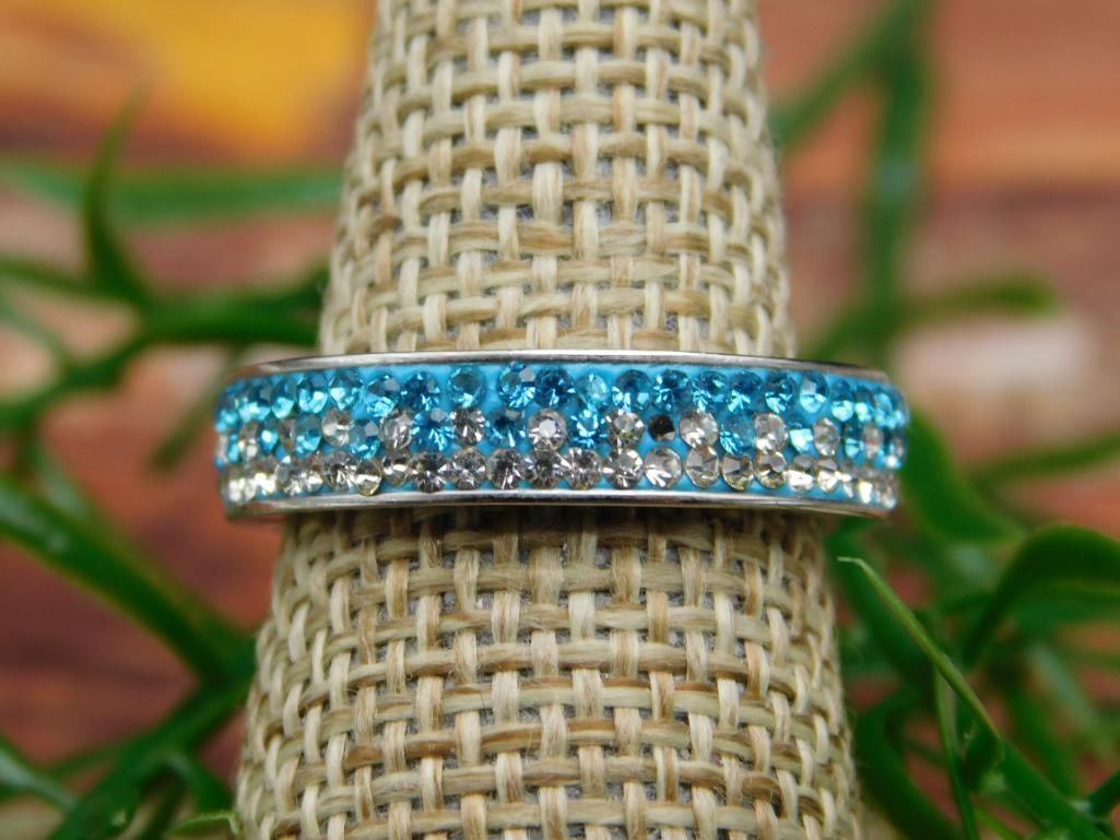 GENUINE STONE RING SIZE 7: GENUINE STONE RING SIZE 7 - Part of our Discover Midnight Market, Crystals and Gems auction at HATMAN'S Auctions! Please see photos for measurements and condition. YES, we have in-house shipping! We
