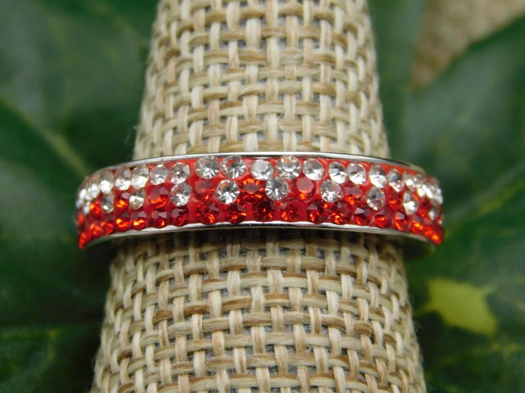 GENUINE STONE RING SIZE 8: GENUINE STONE RING SIZE 8 - Part of our Discover Midnight Market, Crystals and Gems auction at HATMAN'S Auctions! Please see photos for measurements and condition. YES, we have in-house shipping! We