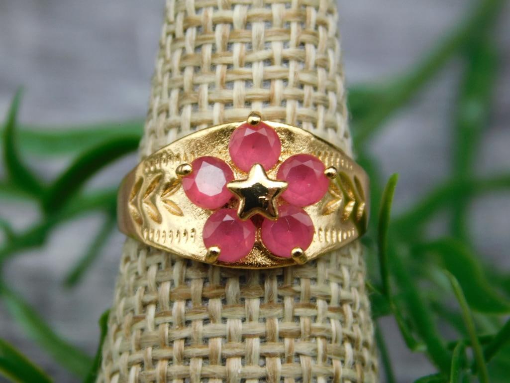 GENUINE STONE RING SIZE 5: GENUINE STONE RING SIZE 5 - Part of our Discover Midnight Market, Crystals and Gems auction at HATMAN'S Auctions! Please see photos for measurements and condition. YES, we have in-house shipping! We