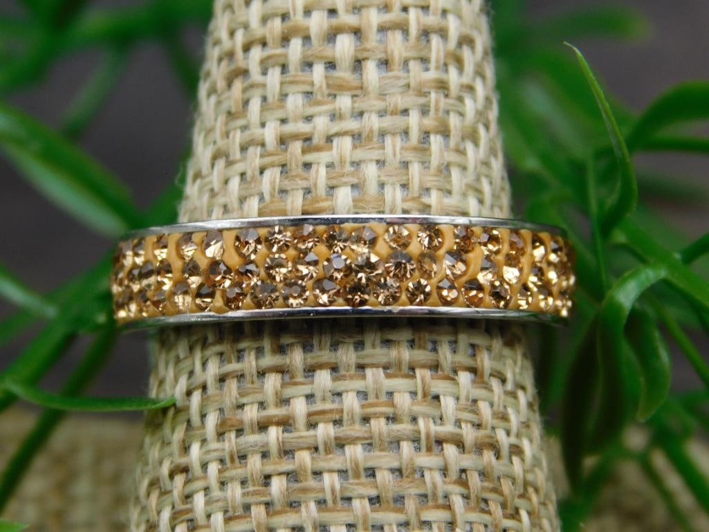 GENUINE STONE RING SIZE 8: GENUINE STONE RING SIZE 8 - Part of our Discover Midnight Market, Crystals and Gems auction at HATMAN'S Auctions! Please see photos for measurements and condition. YES, we have in-house shipping! We h