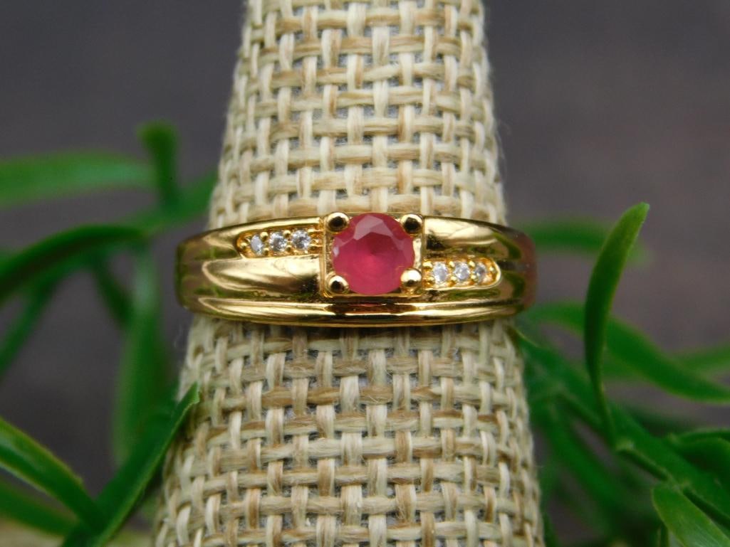 GENUINE STONE RING SIZE 5: GENUINE STONE RING SIZE 5 - Part of our Discover Midnight Market, Crystals and Gems auction at HATMAN'S Auctions! Please see photos for measurements and condition. YES, we have in-house shipping! We