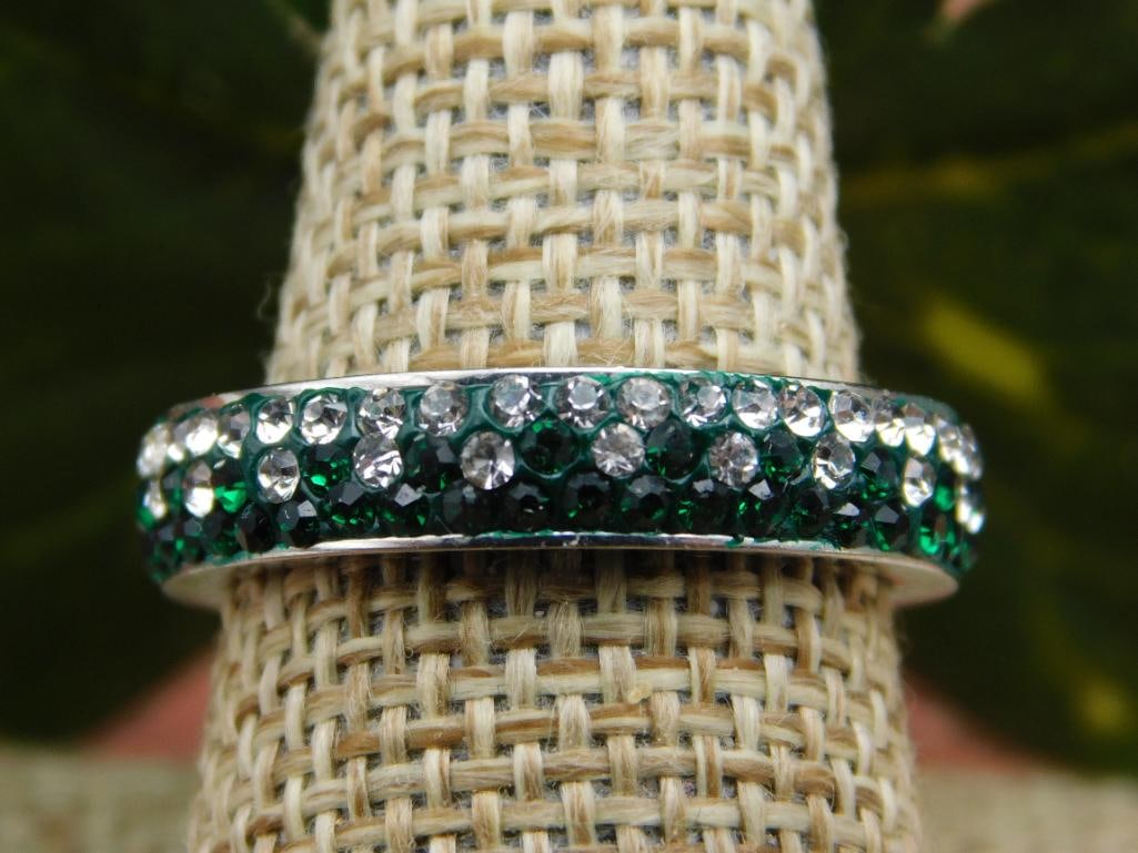 GENUINE STONE RING SIZE 8: GENUINE STONE RING SIZE 8 - Part of our Discover Midnight Market, Crystals and Gems auction at HATMAN'S Auctions! Please see photos for measurements and condition. YES, we have in-house shipping! We h