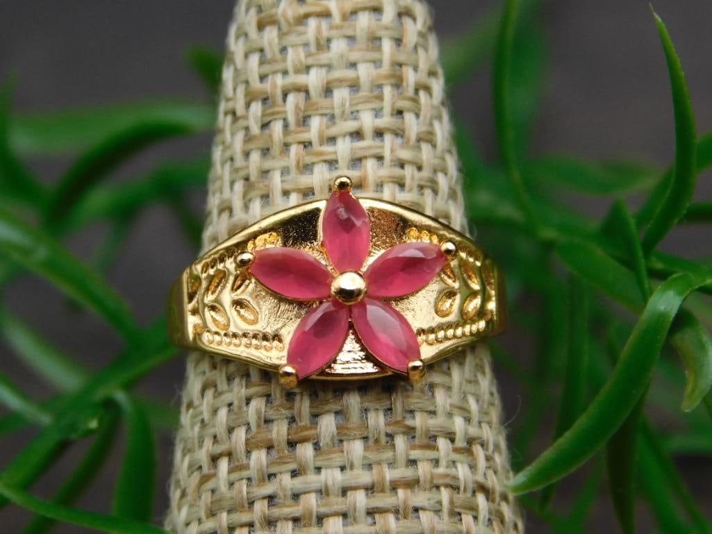 SPECIAL JEWELRY SALE! SEE PHOTOS FOR DETAILS: SPECIAL JEWELRY SALE! SEE PHOTOS FOR DETAILS - Part of our Discover Midnight Market, Crystals and Gems auction at HATMAN'S Auctions! Please see photos for measurements and condition. YES, we have in-h
