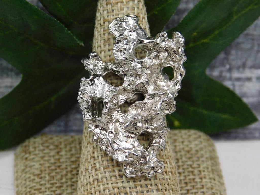 SPECIAL JEWELRY SALE! SEE PHOTOS FOR DETAILS: SPECIAL JEWELRY SALE! SEE PHOTOS FOR DETAILS - Part of our Discover Silver Lining, Crystals and Gems auction at HATMAN'S Auctions! Please see photos for measurements and condition. YES, we have in-hou