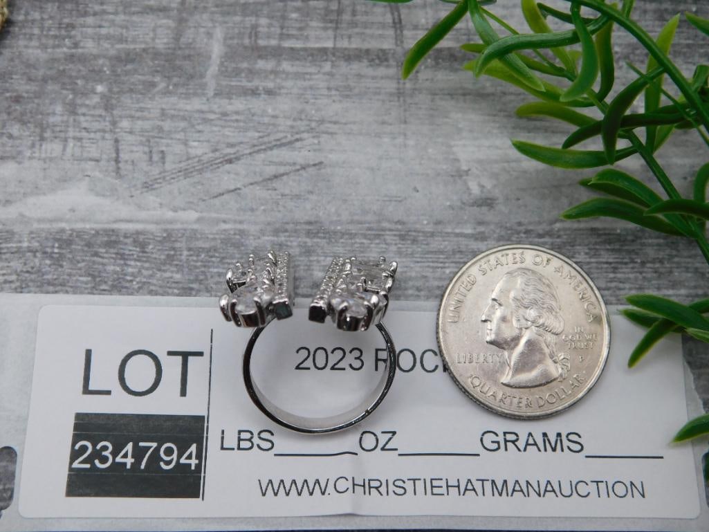 SPECIAL JEWELRY SALE! SEE PHOTOS FOR DETAILS: SPECIAL JEWELRY SALE! SEE PHOTOS FOR DETAILS - Part of our Discover Silver Lining, Crystals and Gems auction at HATMAN'S Auctions! Please see photos for measurements and condition. YES, we have in-hou