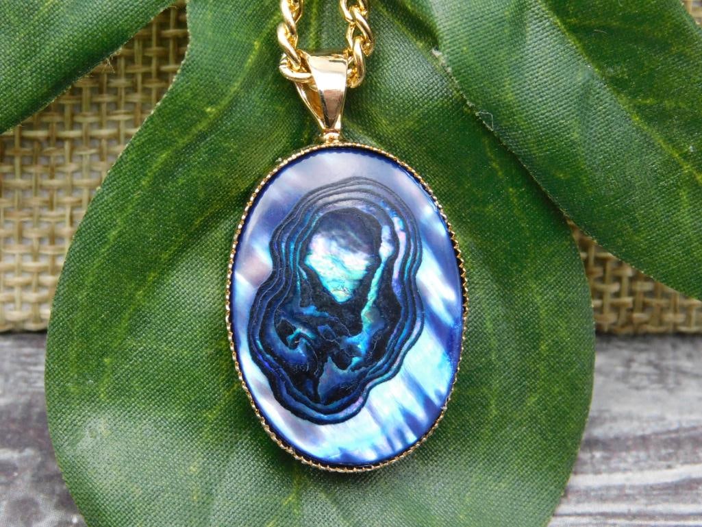 SPECIAL JEWELRY SALE! SEE PHOTOS FOR DETAILS: SPECIAL JEWELRY SALE! SEE PHOTOS FOR DETAILS - Part of our Discover Silver Lining, Crystals and Gems auction at HATMAN'S Auctions! Please see photos for measurements and condition. YES, we have in-hou