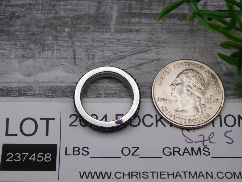 RING ROCK STONE LAPIDARY SPECIMEN: RING ROCK STONE LAPIDARY SPECIMEN - Part of our Discover Silver Lining, Crystals and Gems auction at HATMAN'S Auctions! Please see photos for measurements and condition. YES, we have in-house