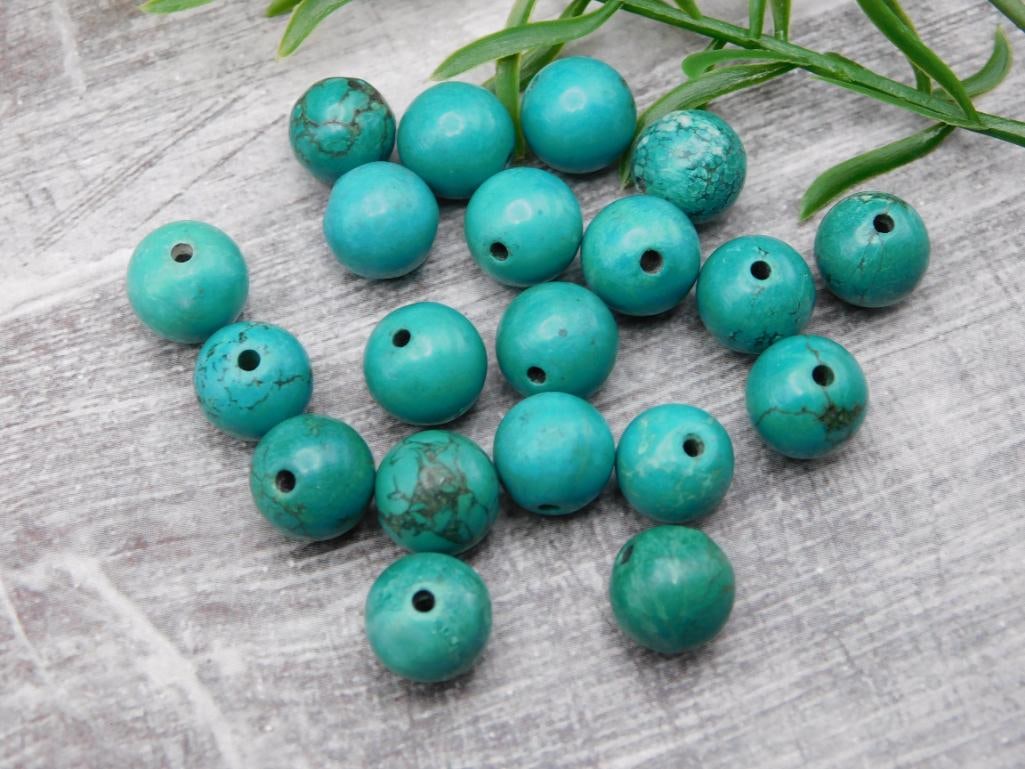 BEADS ROCK STONE LAPIDARY SPECIMEN: BEADS ROCK STONE LAPIDARY SPECIMEN - Part of our Discover Silver Lining, Crystals and Gems auction at HATMAN'S Auctions! Please see photos for measurements and condition. YES, we have in-house shippin