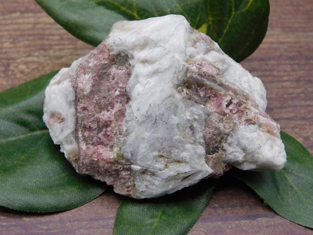 PINK TOURMALINE ROCK STONE LAPIDARY SPECIMEN: PINK TOURMALINE ROCK STONE LAPIDARY SPECIMEN