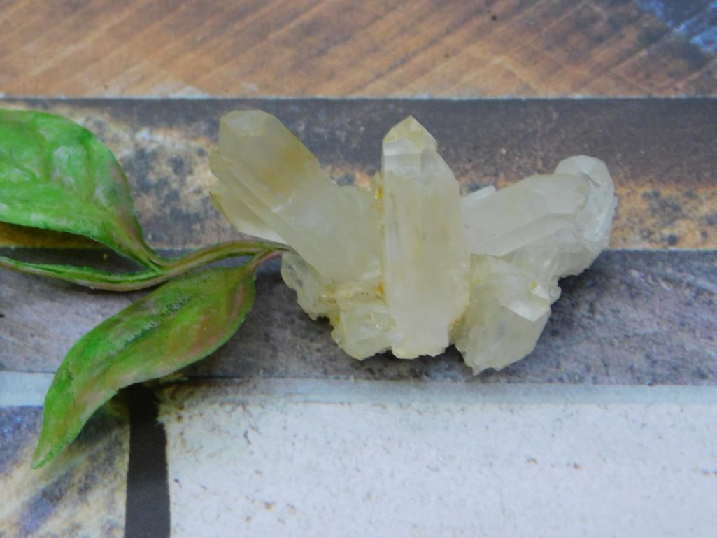 QUARTZ ROCK STONE LAPIDARY SPECIMEN - 2