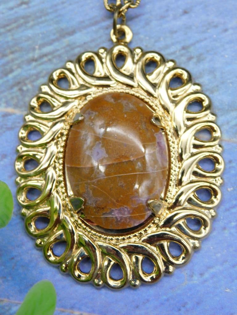 GENUINE STONE PENDANT ON CHAIN NECKLACE ROCK STONE LAPIDARY SPECIMEN: GENUINE STONE PENDANT ON CHAIN NECKLACE ROCK STONE LAPIDARY SPECIMEN