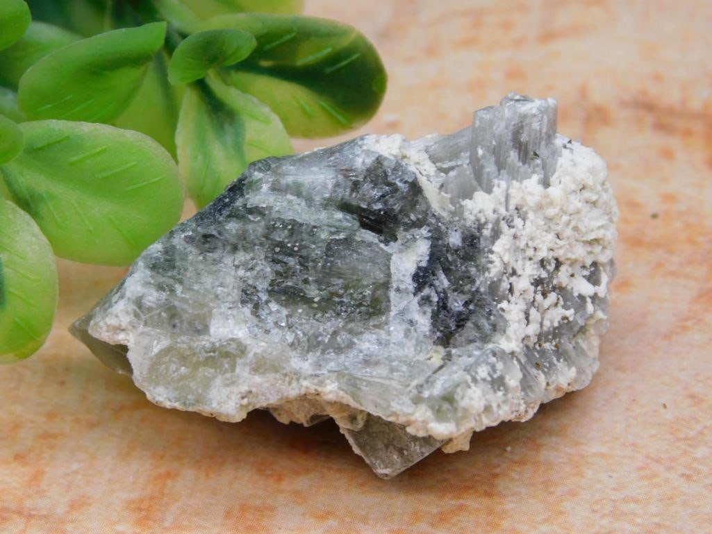 PREHNITE ROCK STONE LAPIDARY SPECIMEN: PREHNITE ROCK STONE LAPIDARY SPECIMEN