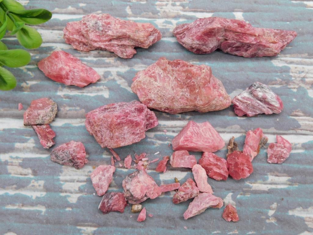 GEM RHODONITE ROCK STONE LAPIDARY SPECIMEN: GEM RHODONITE ROCK STONE LAPIDARY SPECIMEN