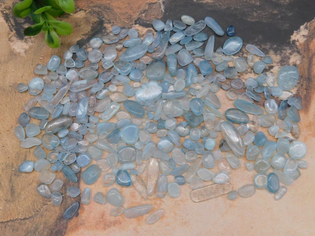 AQUAMARINE ROCK STONE LAPIDARY SPECIMEN: AQUAMARINE ROCK STONE LAPIDARY SPECIMEN