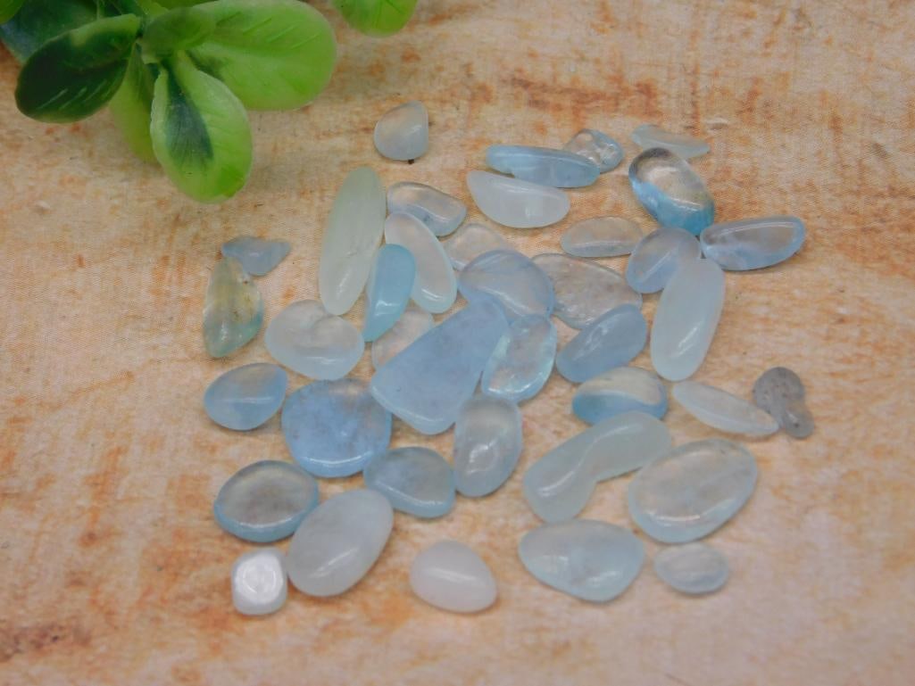 AQUAMARINE ROCK STONE LAPIDARY SPECIMEN: AQUAMARINE ROCK STONE LAPIDARY SPECIMEN