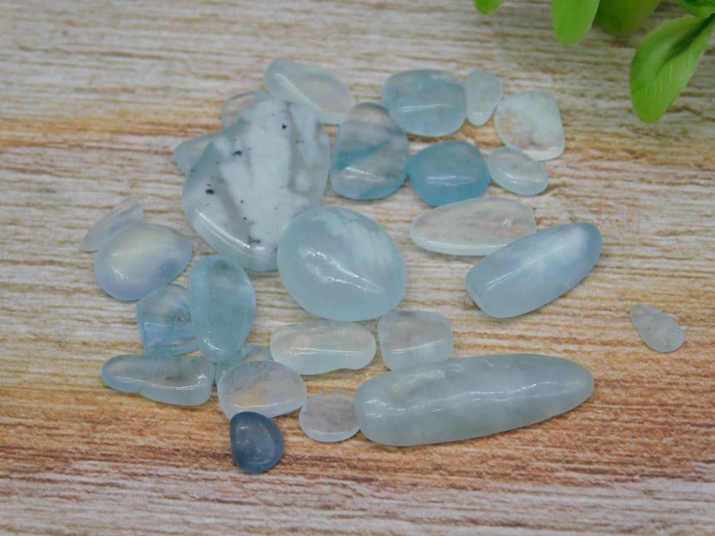 AQUAMARINE ROCK STONE LAPIDARY SPECIMEN: AQUAMARINE ROCK STONE LAPIDARY SPECIMEN