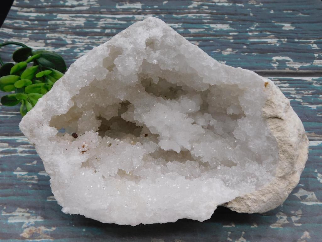 GEODE ROCK STONE LAPIDARY SPECIMEN (1 of 2)