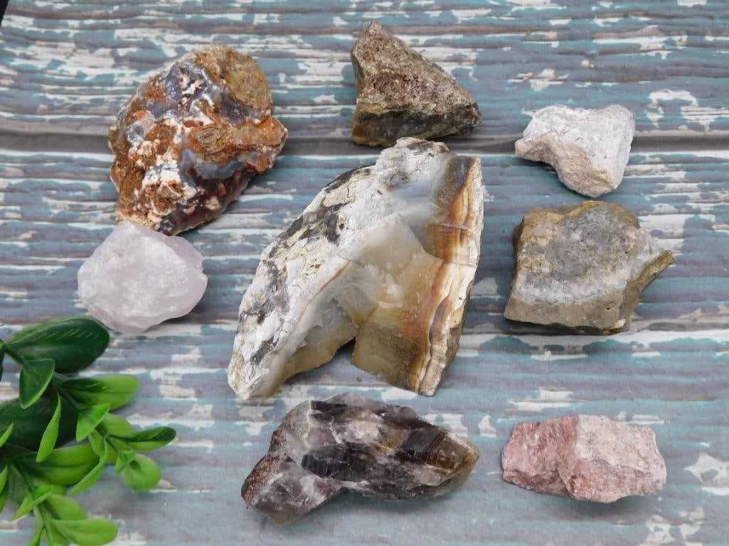 MIXED ROUGH LOT ROCK STONE LAPIDARY SPECIMEN: MIXED ROUGH LOT ROCK STONE LAPIDARY SPECIMEN