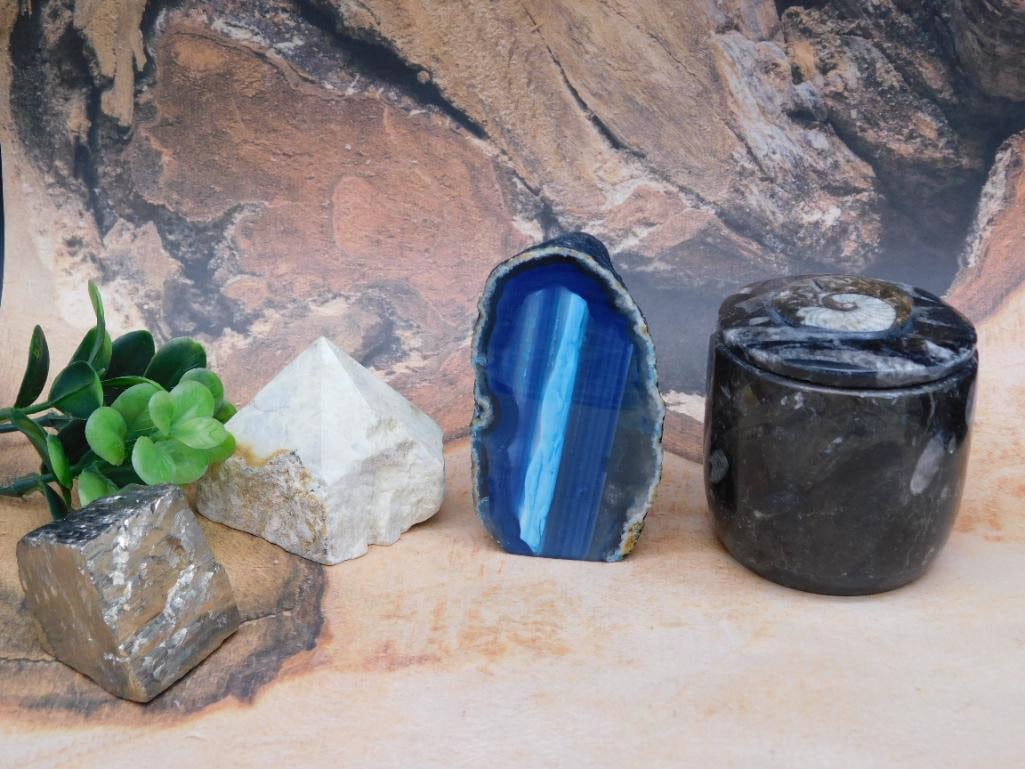 MIXED LOT ROCK STONE LAPIDARY SPECIMEN: MIXED LOT ROCK STONE LAPIDARY SPECIMEN