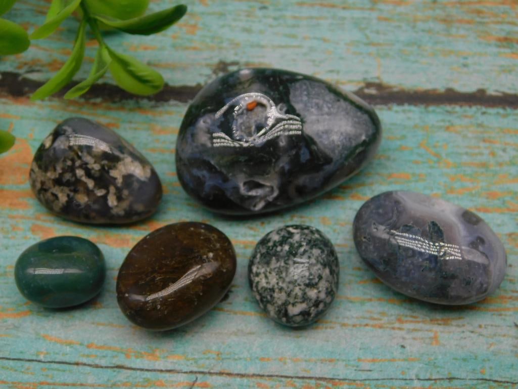MIXED LOT ROCK STONE LAPIDARY SPECIMEN: MIXED LOT ROCK STONE LAPIDARY SPECIMEN