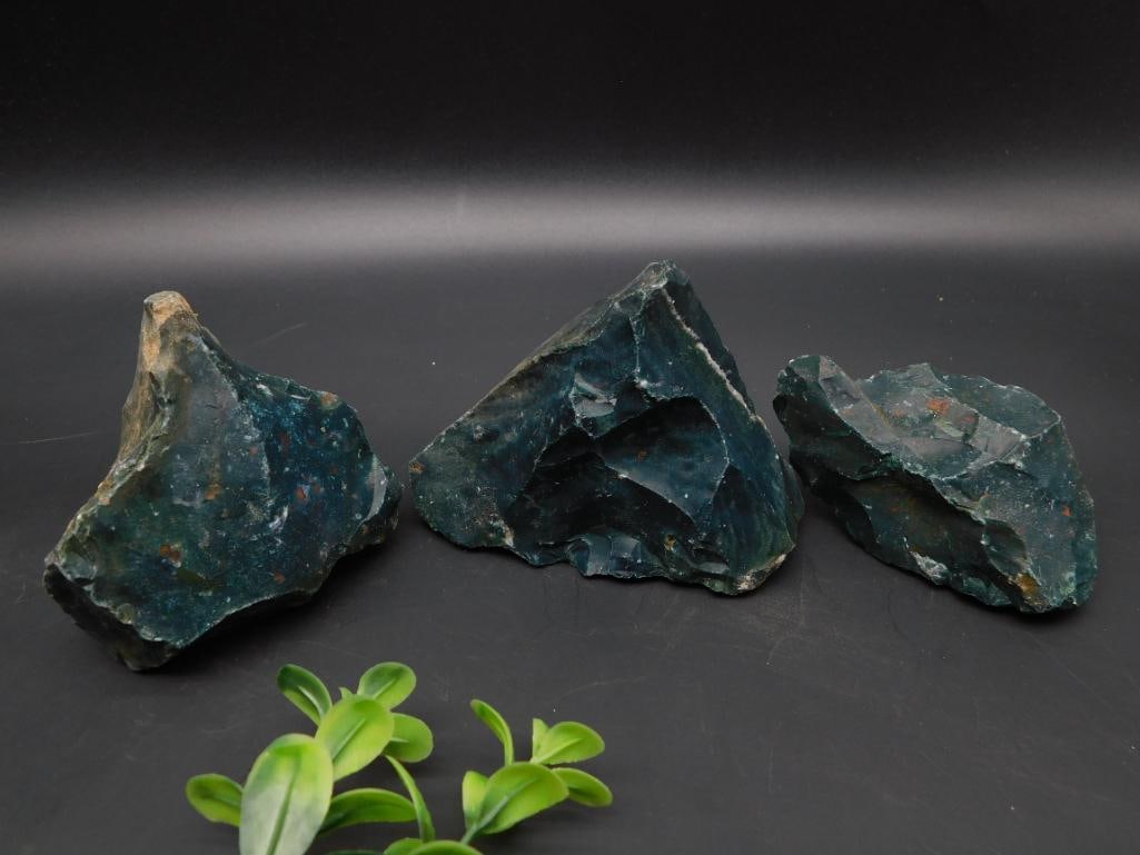 BLOODSTONE ROCK STONE LAPIDARY SPECIMEN: BLOODSTONE ROCK STONE LAPIDARY SPECIMEN