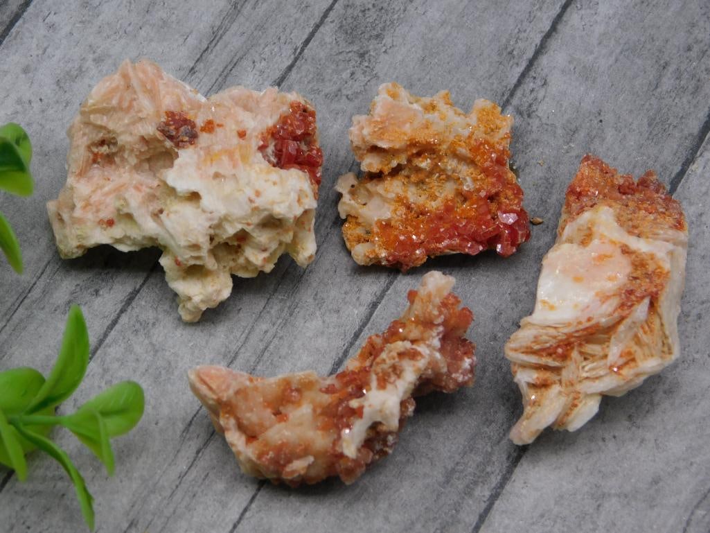 VANADINITE ROCK STONE LAPIDARY SPECIMEN: VANADINITE ROCK STONE LAPIDARY SPECIMEN