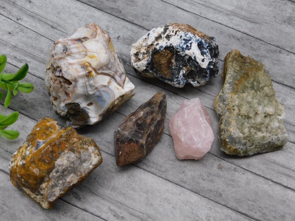 MIXED ROUGH LOT ROCK STONE LAPIDARY SPECIMEN: MIXED ROUGH LOT ROCK STONE LAPIDARY SPECIMEN