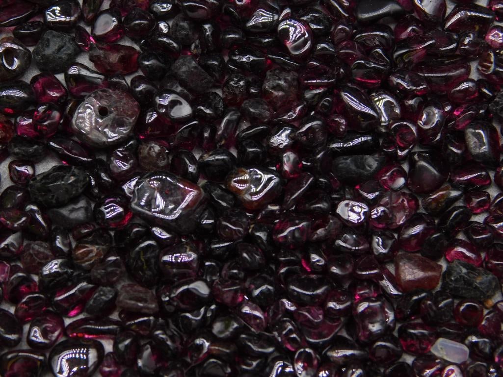 GARNET ROCK STONE LAPIDARY SPECIMEN - 2