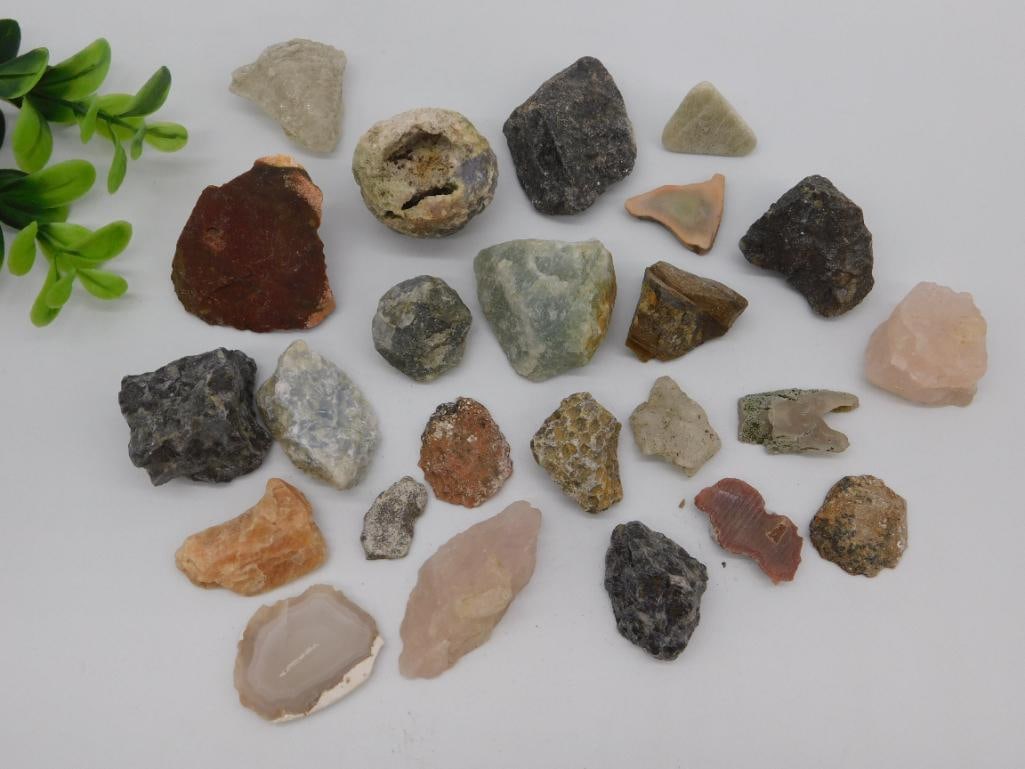 MIXED ROUGH ROCK STONE LAPIDARY SPECIMEN (1 of 4)