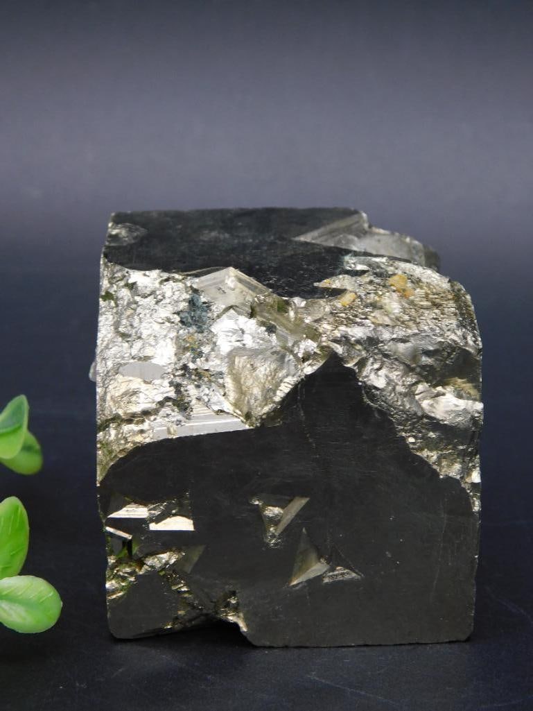 NATURAL FORMATION SPANISH PYRITE CUBE (1 of 2)