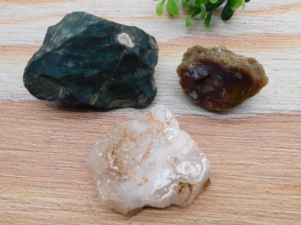 MIXED ROUGH LOT ROCK STONE LAPIDARY SPECIMEN: MIXED ROUGH LOT ROCK STONE LAPIDARY SPECIMEN