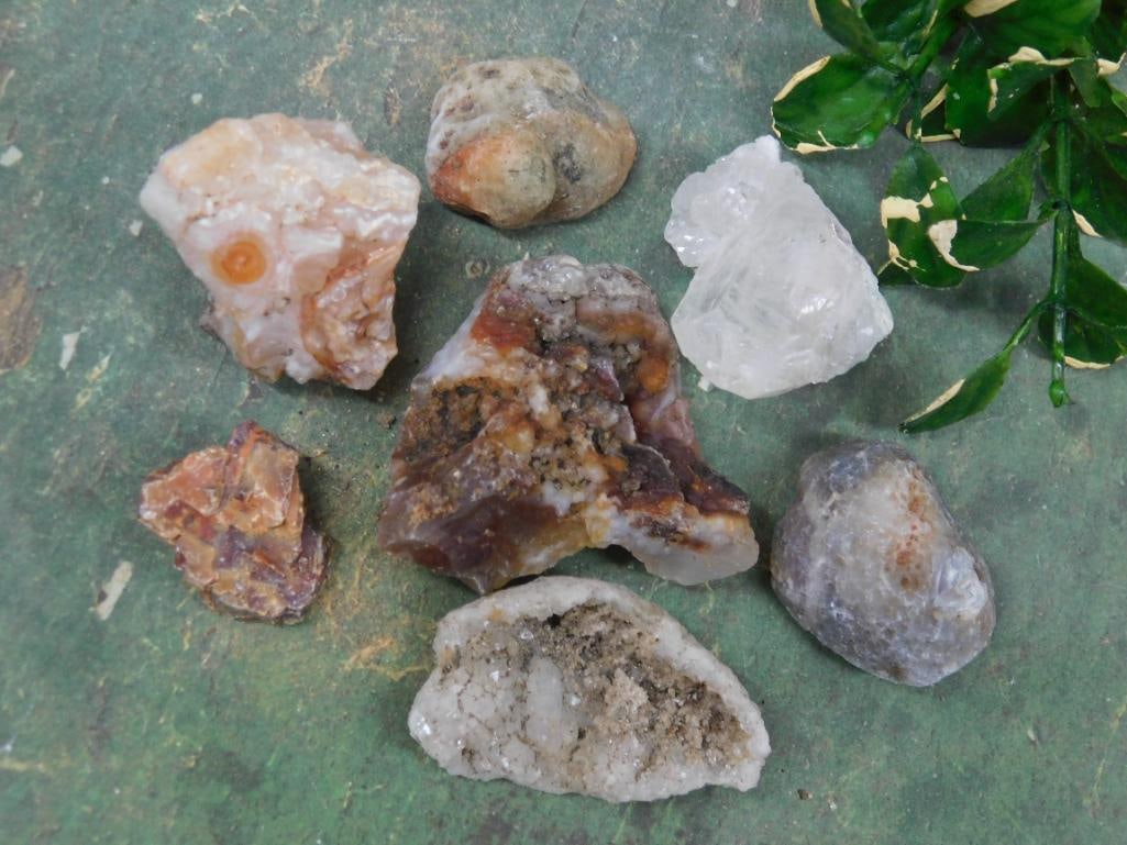 MIXED ROUGH LOT ROCK STONE LAPIDARY SPECIMEN: MIXED ROUGH LOT ROCK STONE LAPIDARY SPECIMEN
