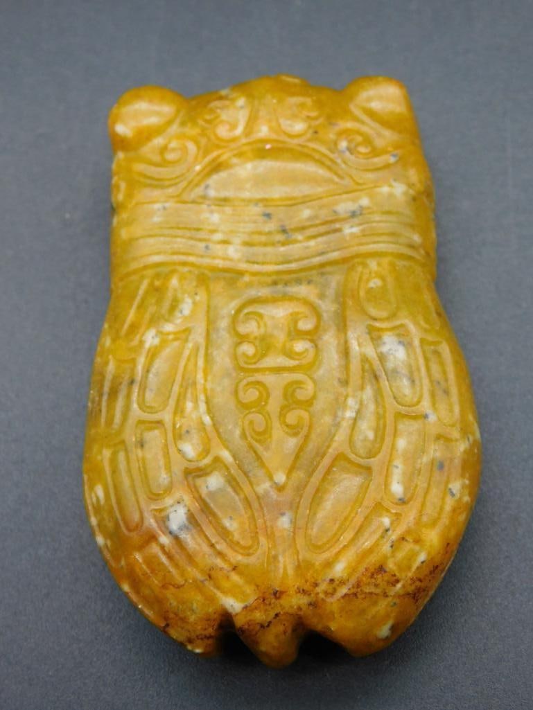 CARVED JADE ROCK STONE LAPIDARY SPECIMEN (1 of 2)
