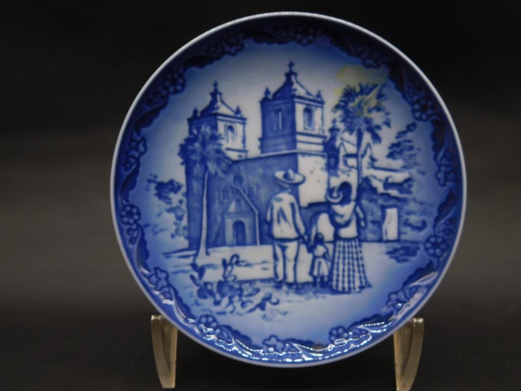 COPENHAGEN MOTHERS DAY AT THE MISSION COLLECTORS PLATE VINTAGE ANTIQUE: COPENHAGEN MOTHERS DAY AT THE MISSION COLLECTORS PLATE VINTAGE ANTIQUE