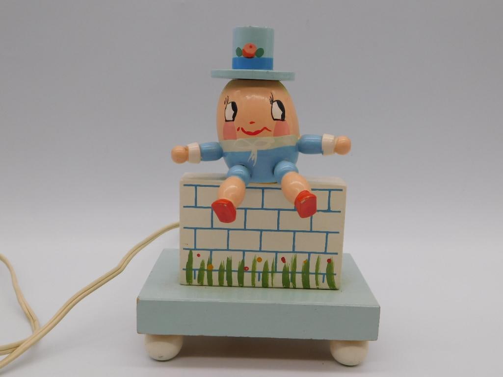 VINTAGE HUMPTY DUMPTY NURSERY LAMP BY NURSERY PLASTICS VINTAGE TOY (1 of 3)